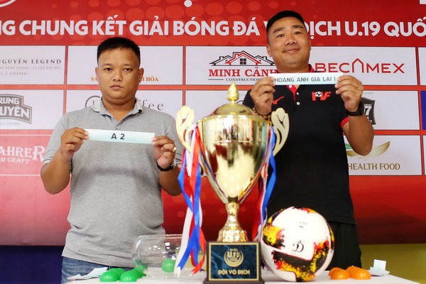 Cac doi U19 gap kho khan khi tim khach san o gan PVF hinh anh