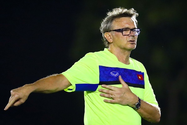 HLV Troussier to chuc buoi tap cho U19 Viet Nam luc 21h hinh anh