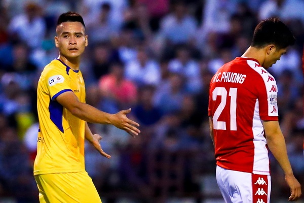 Cau thu SLNA trach dong doi khong kem duoc Cong Phuong hinh anh