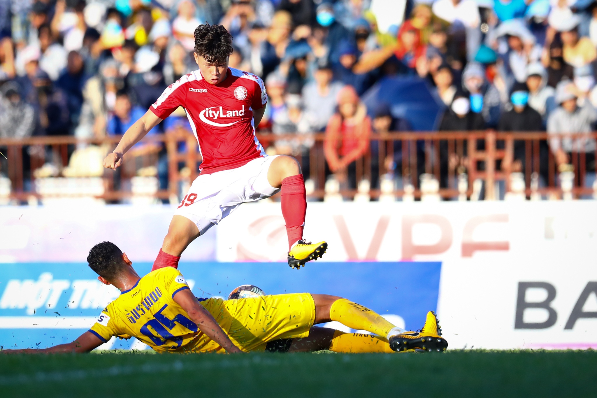 Van Hoang SLNA anh 3