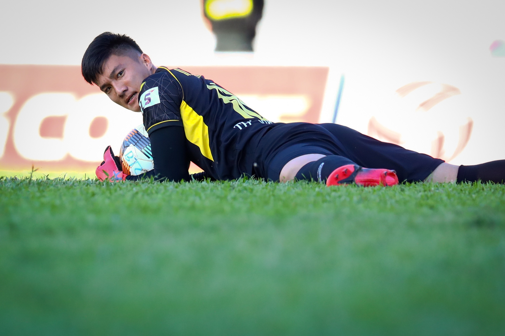 Van Hoang SLNA anh 5