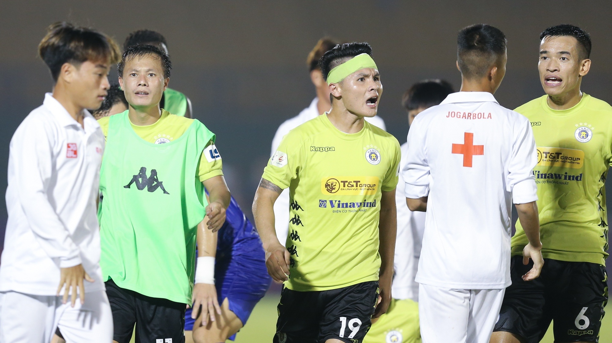 Quang Hai vs Binh Duong anh 1