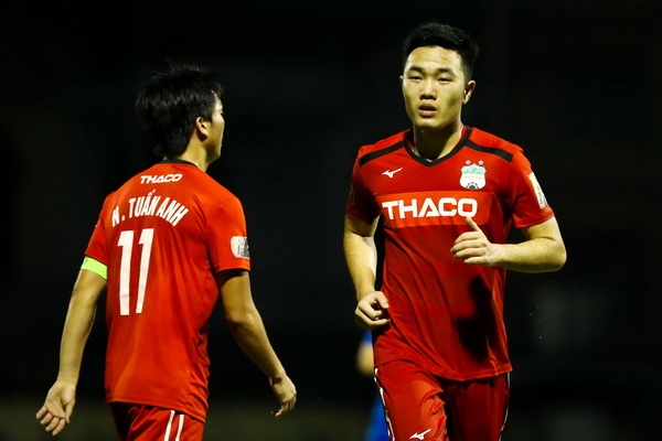 Hai Phong vs HAGL: Cho Tuan Anh tai hop Xuan Truong hinh anh