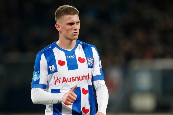 Heerenveen huong loi nho hau ve cua Ajax hinh anh