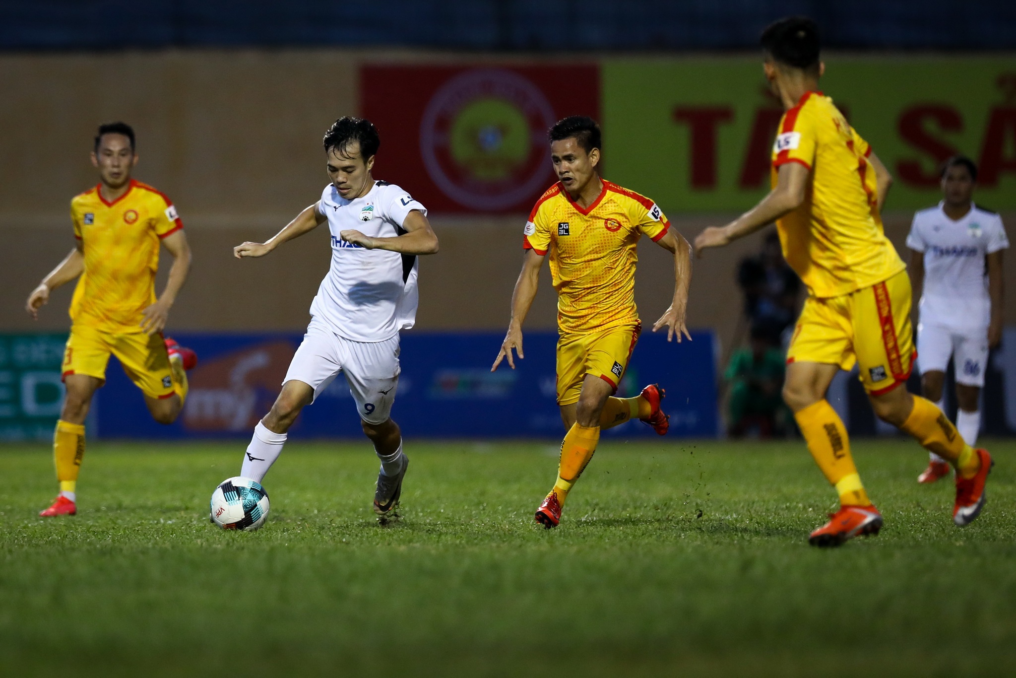 V.League tuyen Viet Nam anh 1