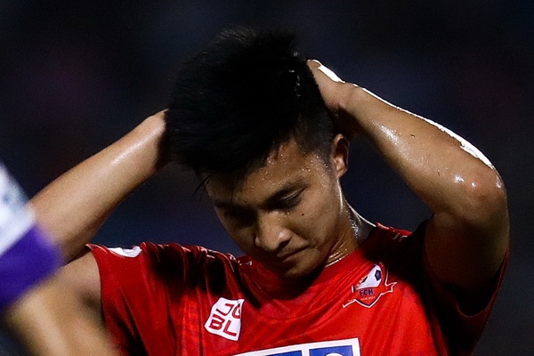 Mac Hong Quan la dau cham het cho Martin Lo o CLB Hai Phong? hinh anh