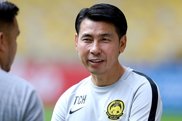 HLV tuyen Malaysia tho phao khi nghe tin AFF Cup bi hoan hinh anh