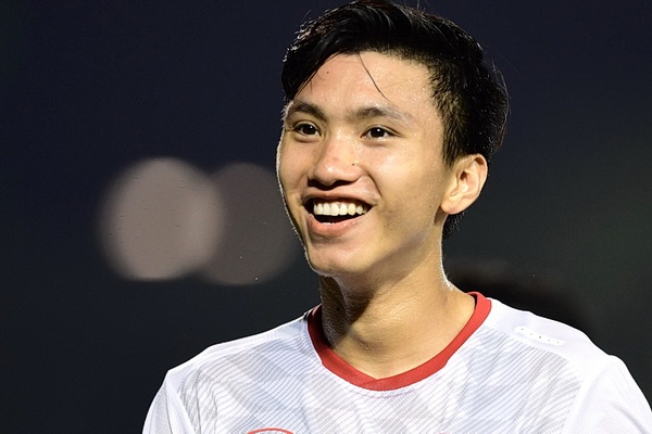 Van Hau ke ve qua bong tu trai buoi va giac mo World Cup hinh anh