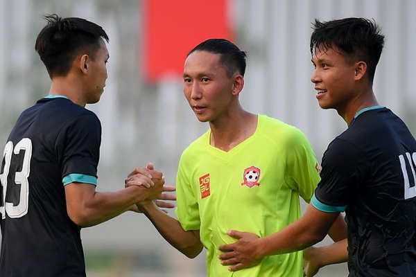 Mac Hong Quan, Nghiem Xuan Tu ra san trong mau ao Hai Phong hinh anh