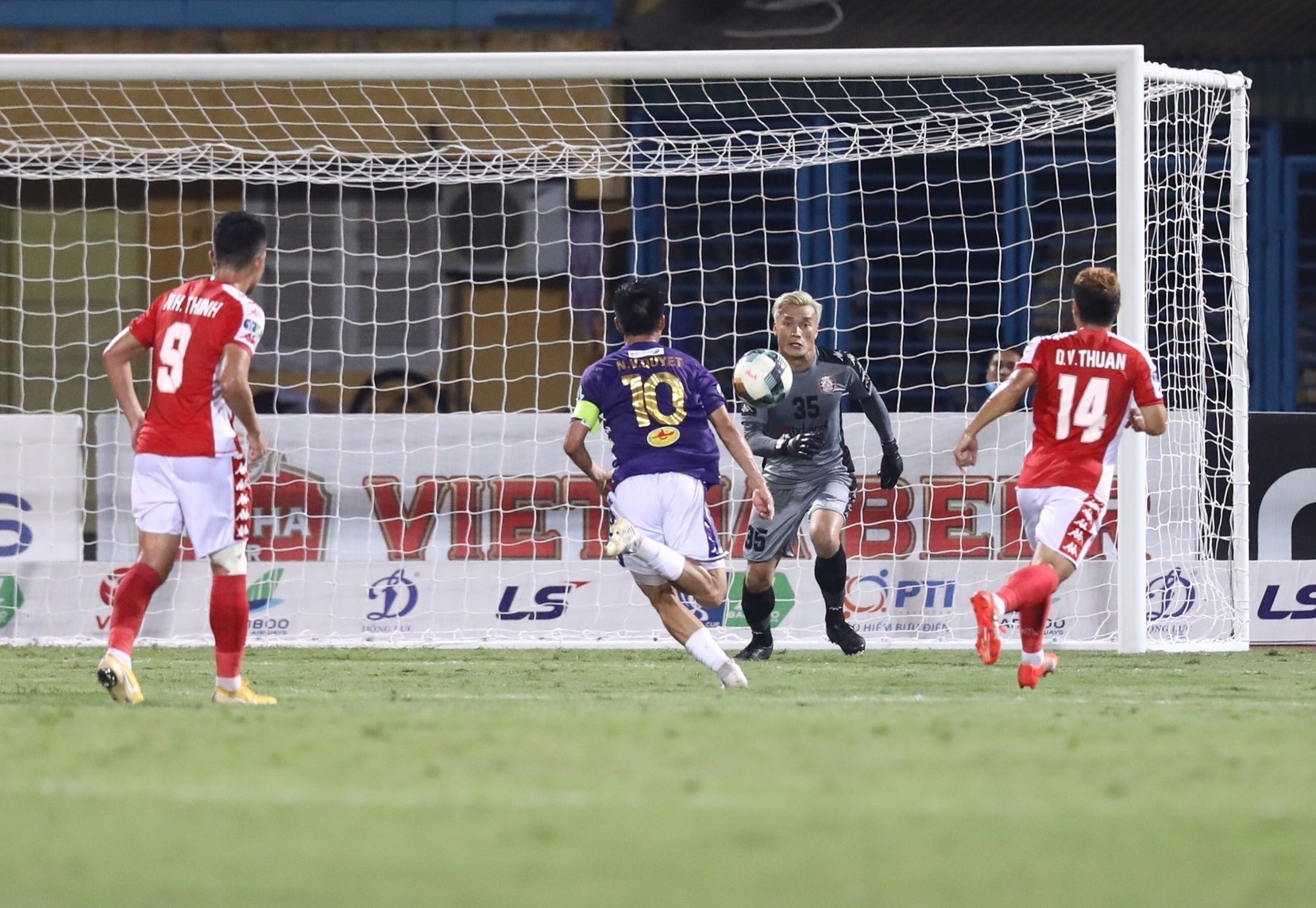 Bui Tien Dung mac loi anh 3