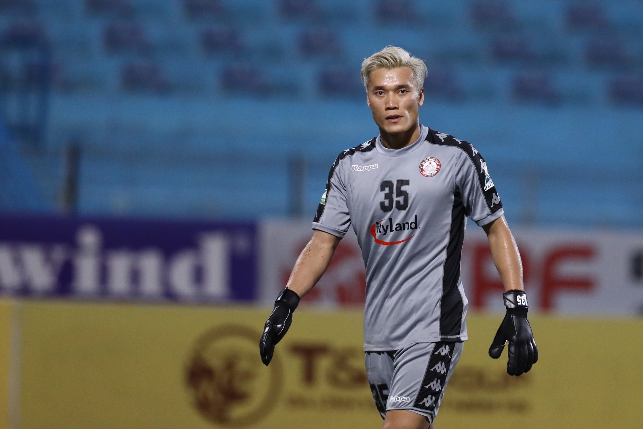 Bui Tien Dung mac loi anh 6