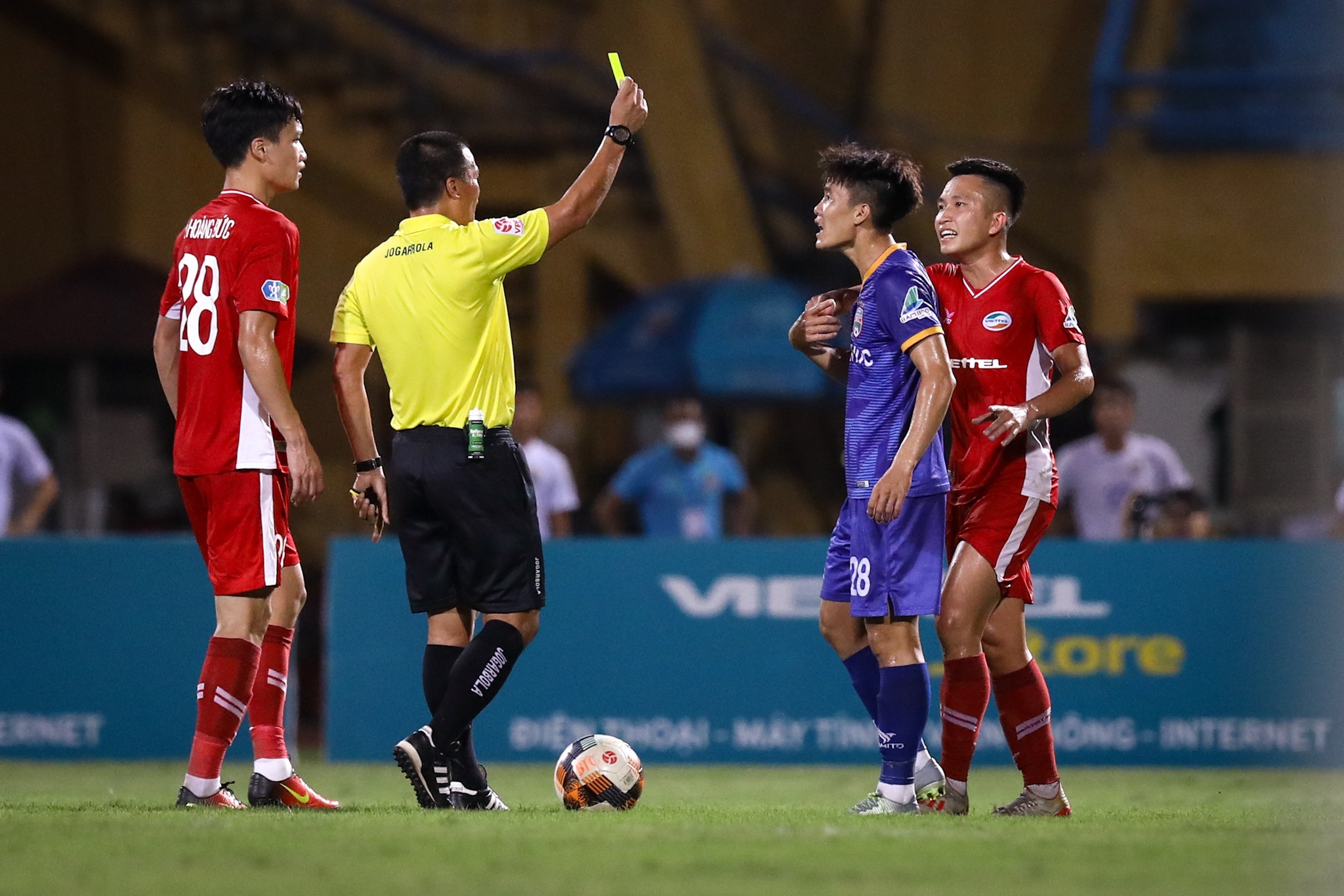 Binh Duong vs Viettel anh 1