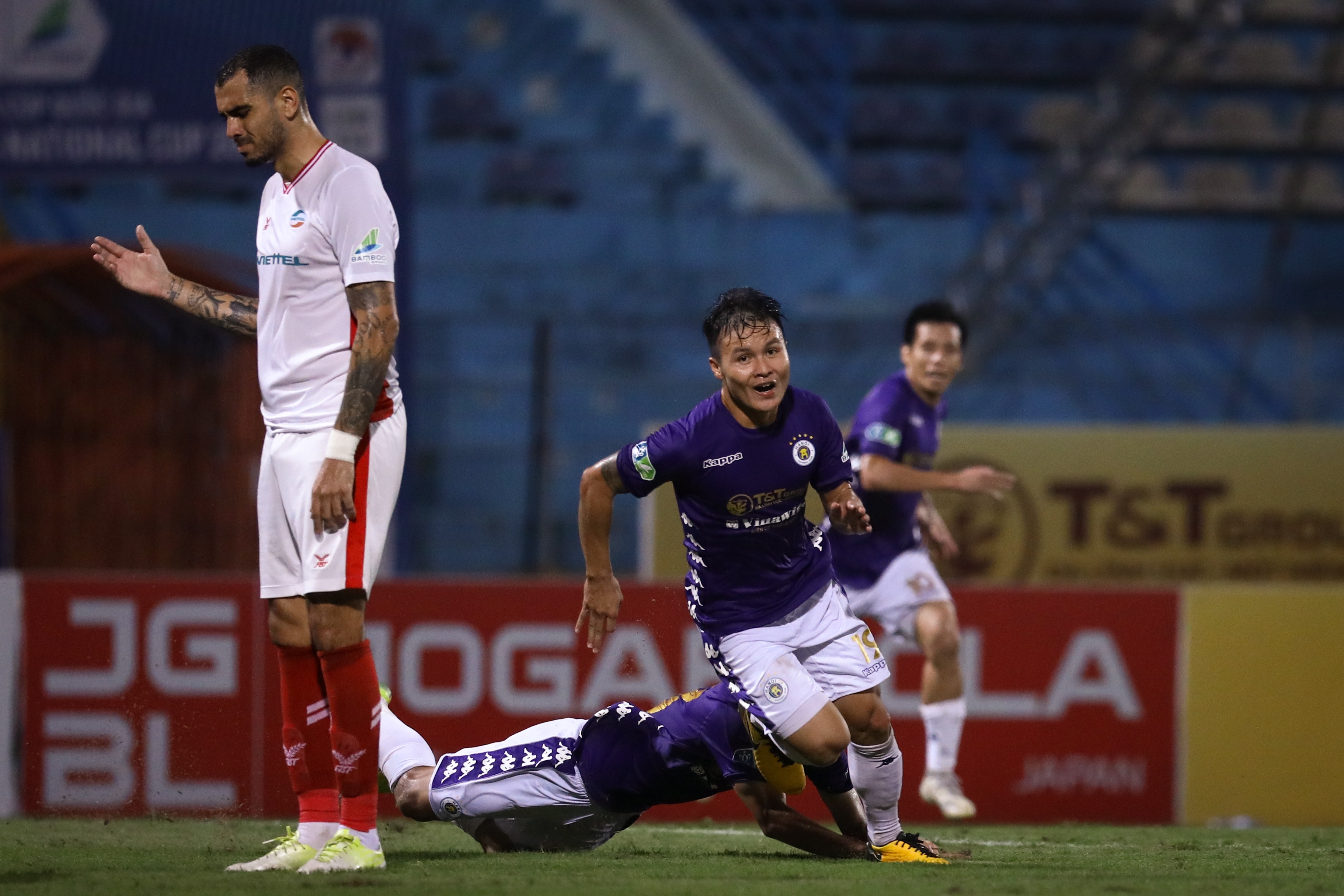 Que Ngoc Hai Quang Hai anh 4