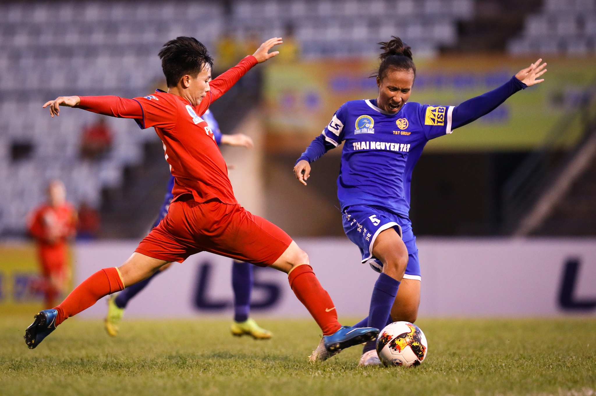 Tuyet Dung Bo Dao Nha anh 7