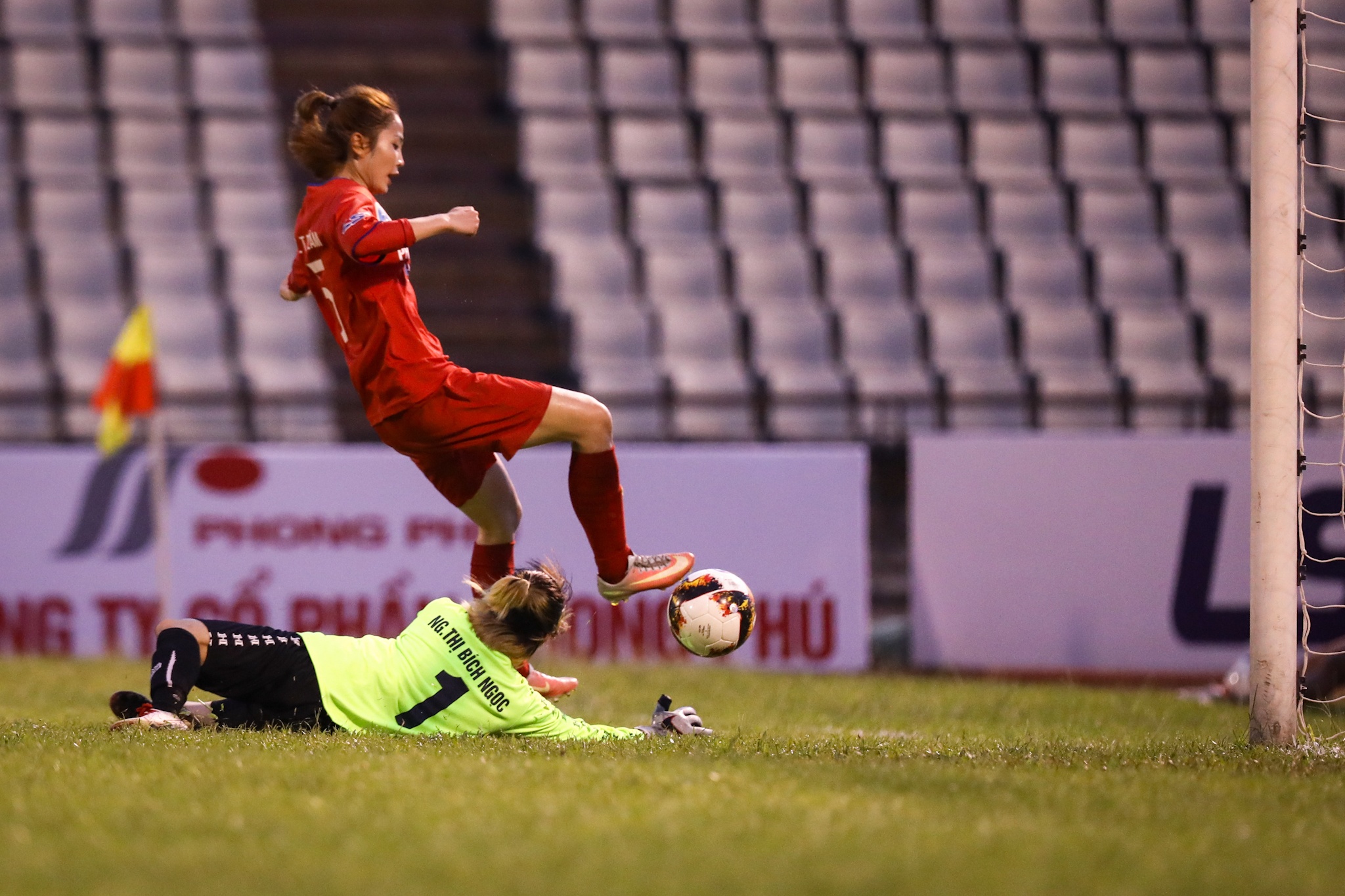 Tuyet Dung Bo Dao Nha anh 9