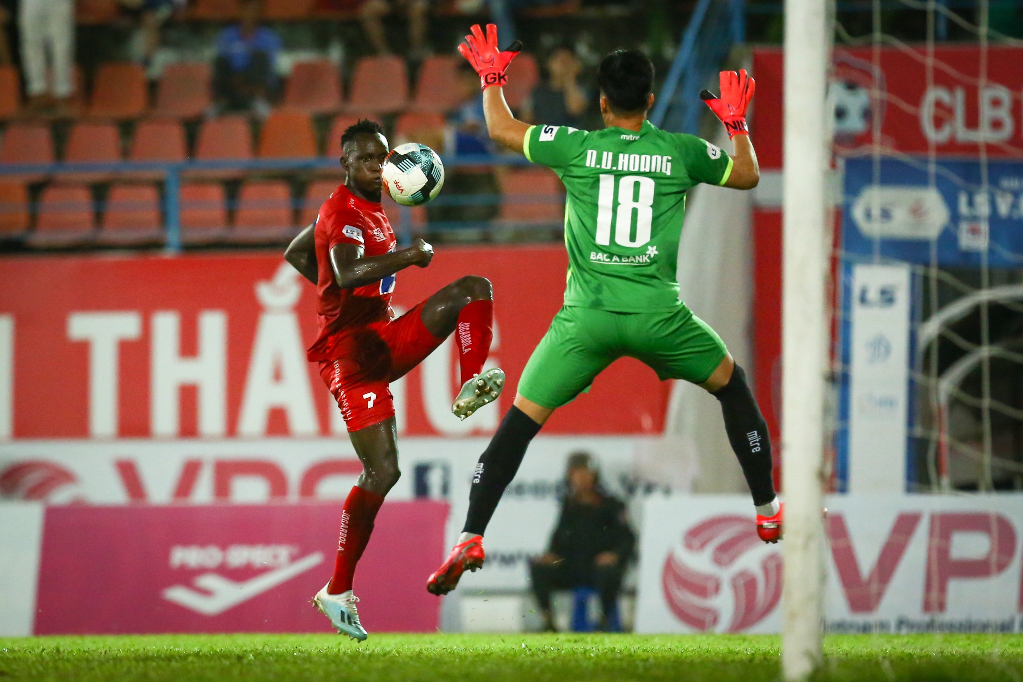 Diego Silva CLB Hai Phong anh 7