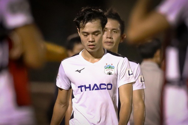 Tuong lai HAGL bat dinh tren doi chan hau due Cong Phuong hinh anh