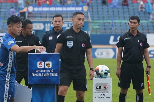 CLB Nam Dinh: 'Sao sai sot cu vo tinh roi vao doi chung toi?' hinh anh