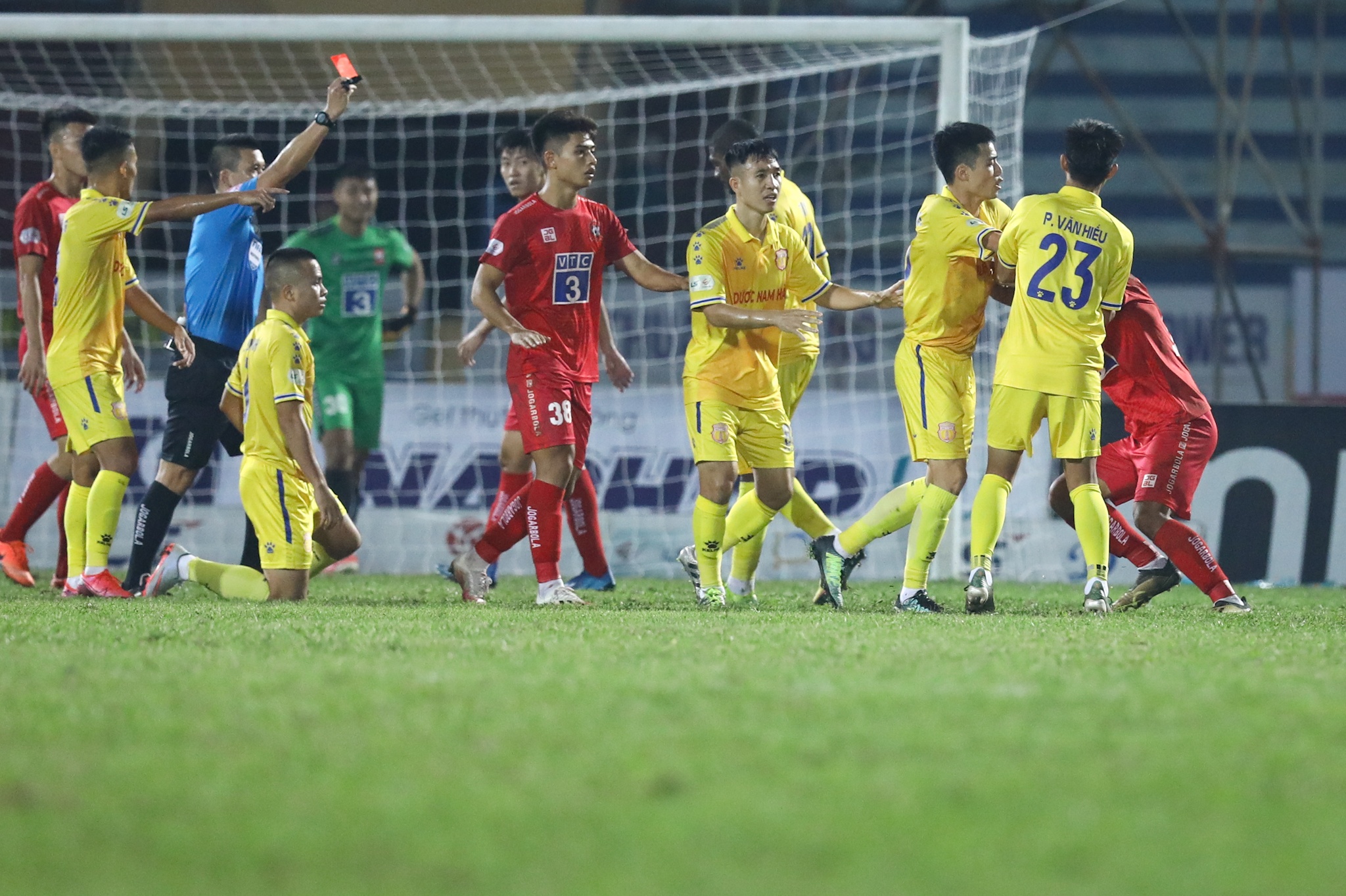 Mac Hong Quan Viet kieu anh 1