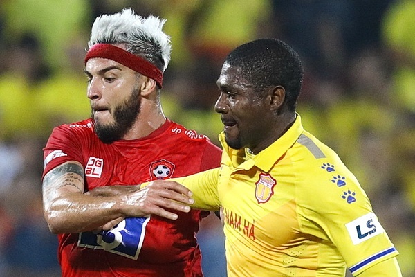 CLB Nam Dinh noi gi ve nghi van tieu cuc cua ngoai binh Tony? hinh anh