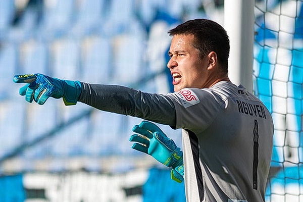 Filip Nguyen: ‘Chung toi da Europa League nhu doi sinh vien’ hinh anh