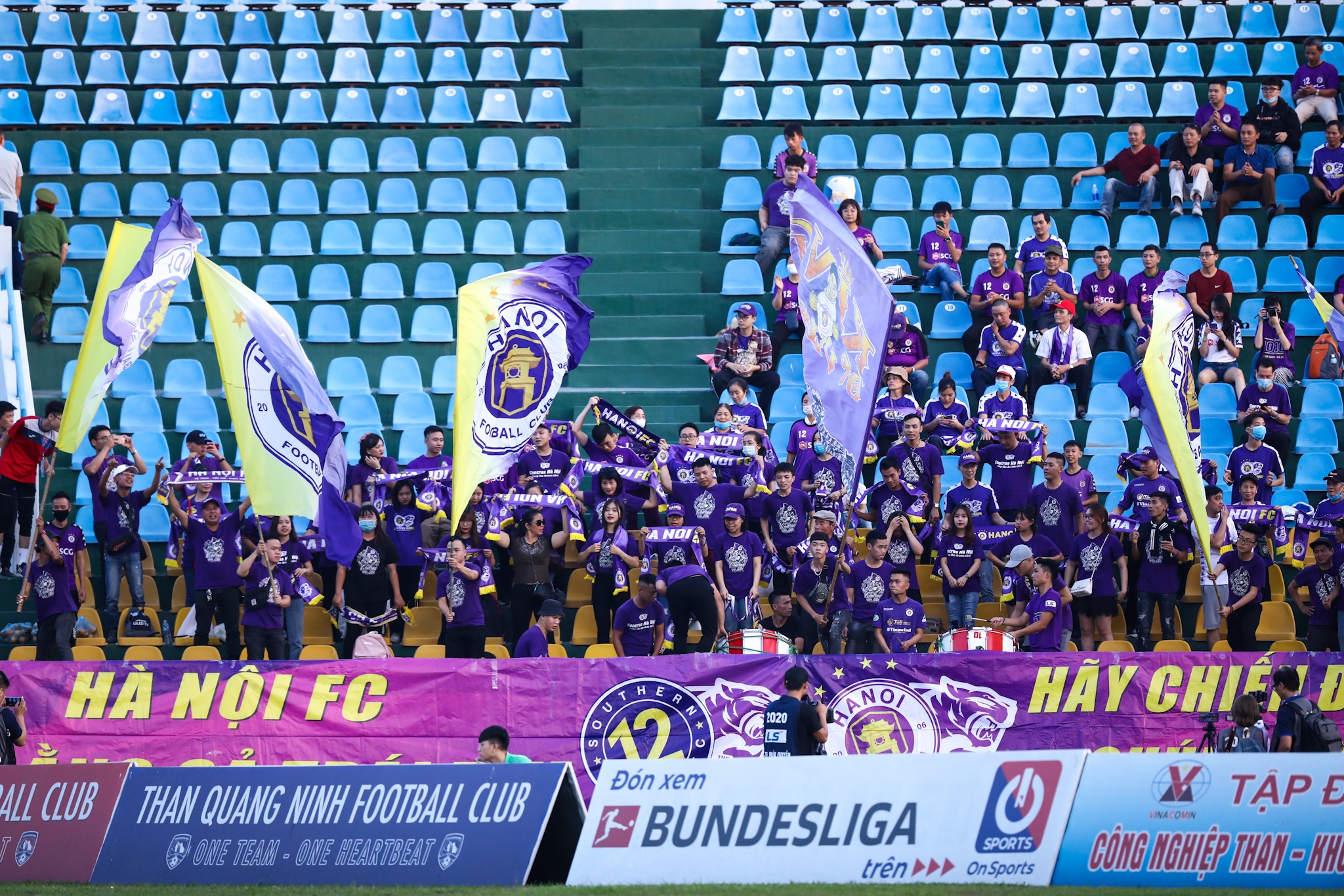 CLB Ha Noi khoc anh 1