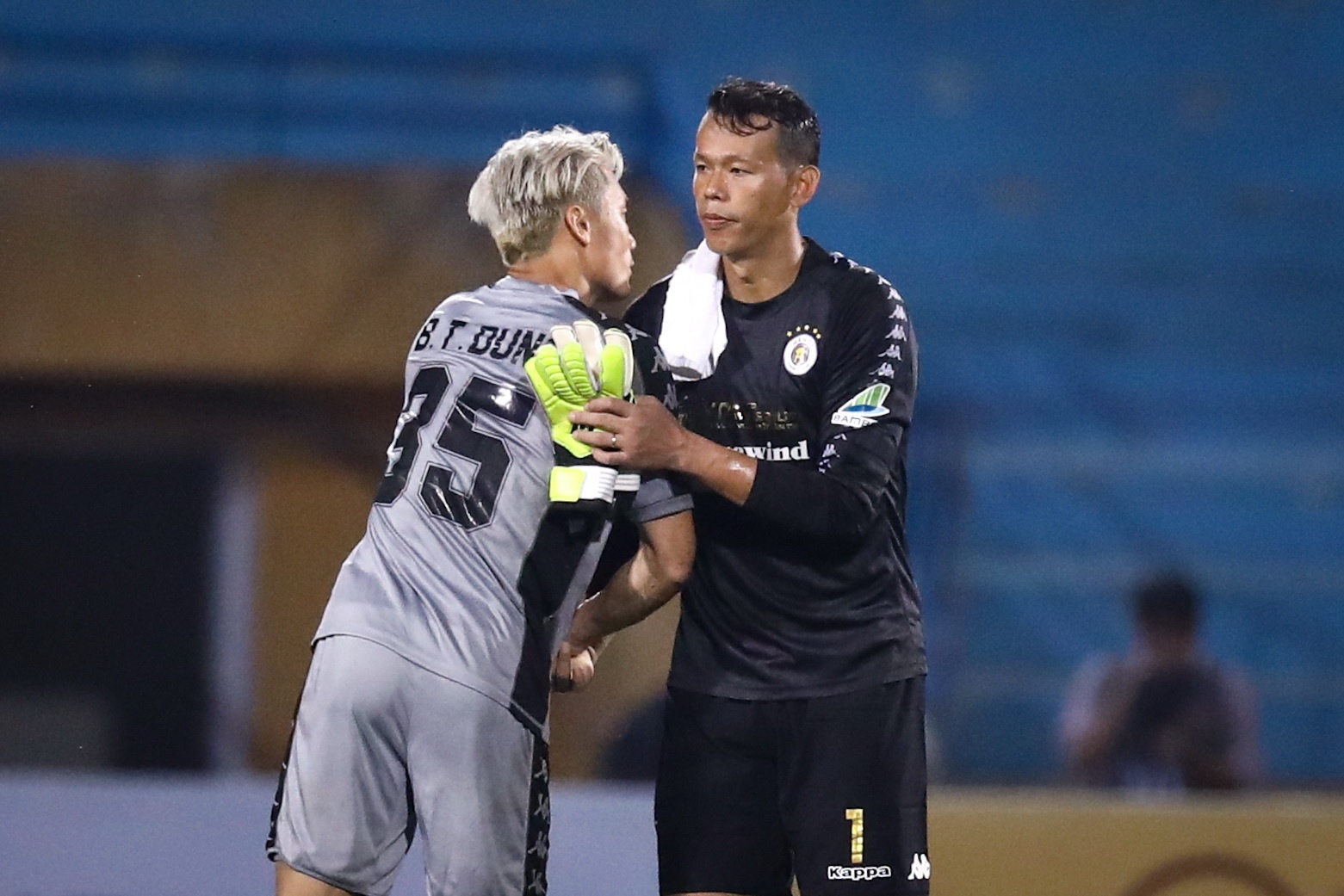 Le Tan Tai CLB Ha Noi anh 2