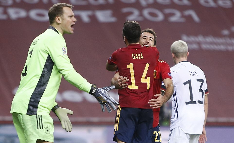 Torres Tay Ban Nha anh 3