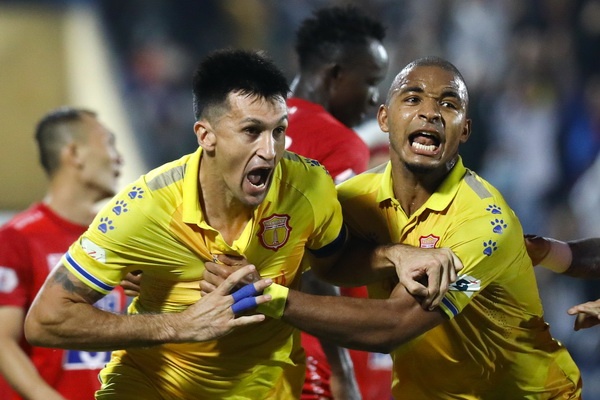 CLB Nam Dinh tru hang the nao khi khong con Do Merlo? hinh anh