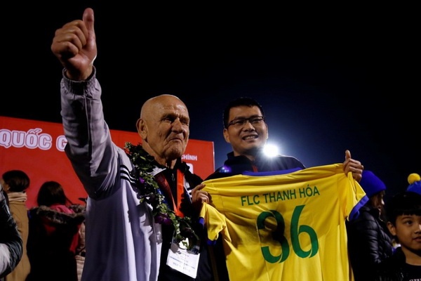 HLV vo dich chau Au 1991 co the tro lai CLB Thanh Hoa? hinh anh