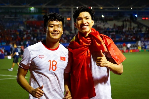 Tuyen Viet Nam da giao huu voi U22 tai Quang Ninh, TP.HCM hinh anh