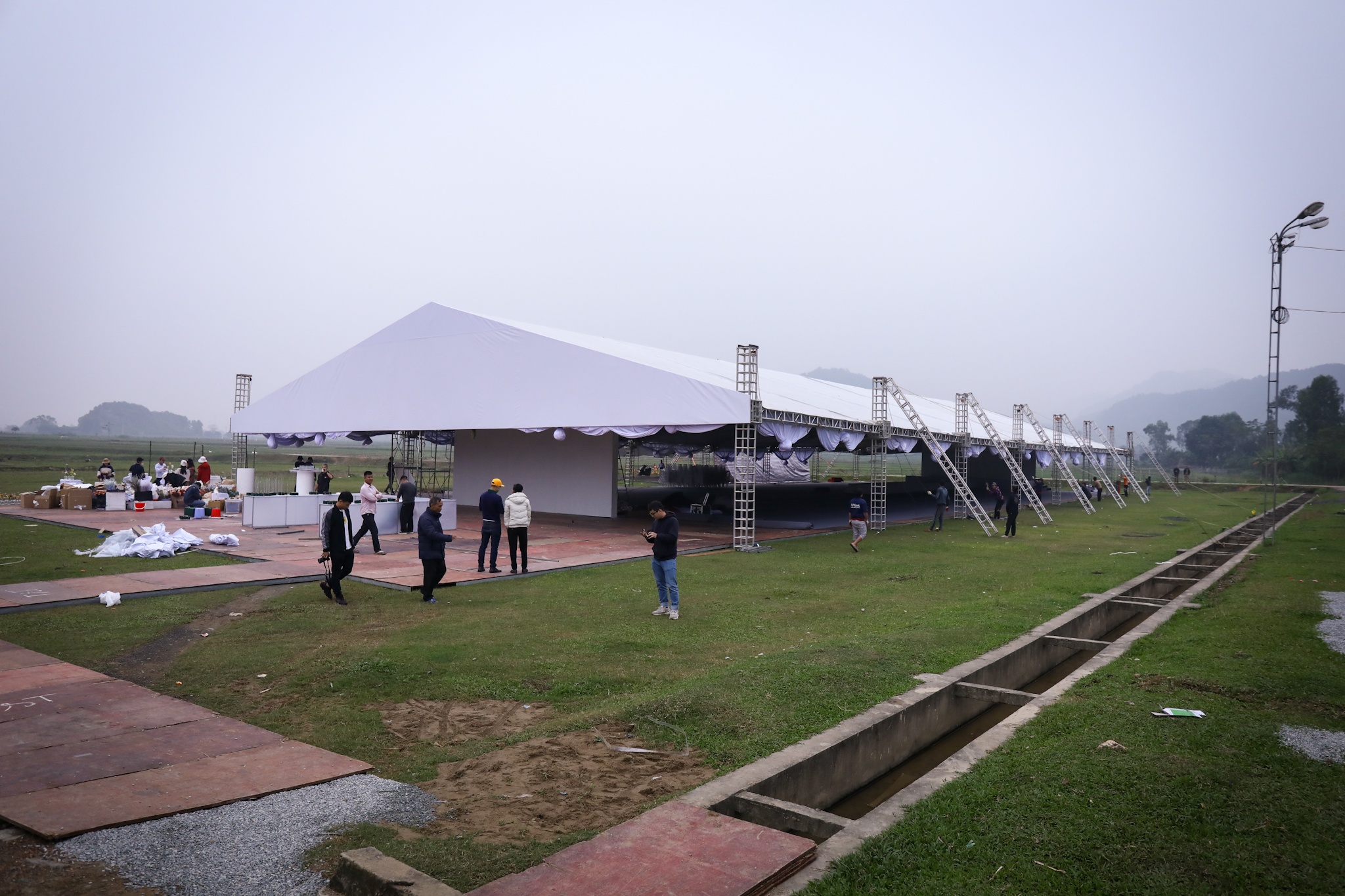 Dam cuoi Cong Phuong anh 1