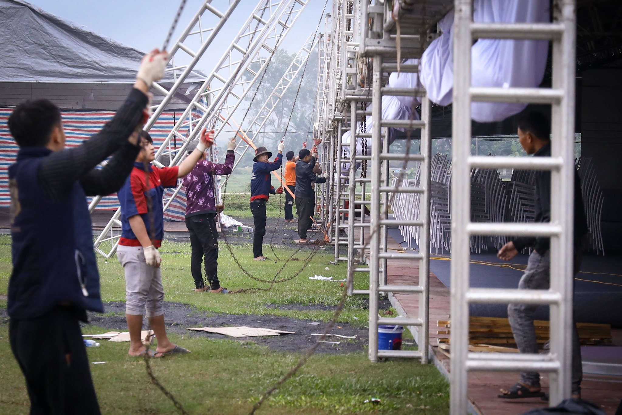 Gia dinh Cong Phuong dung 3 rap cuoi, chuan bi 125 mam co hinh anh