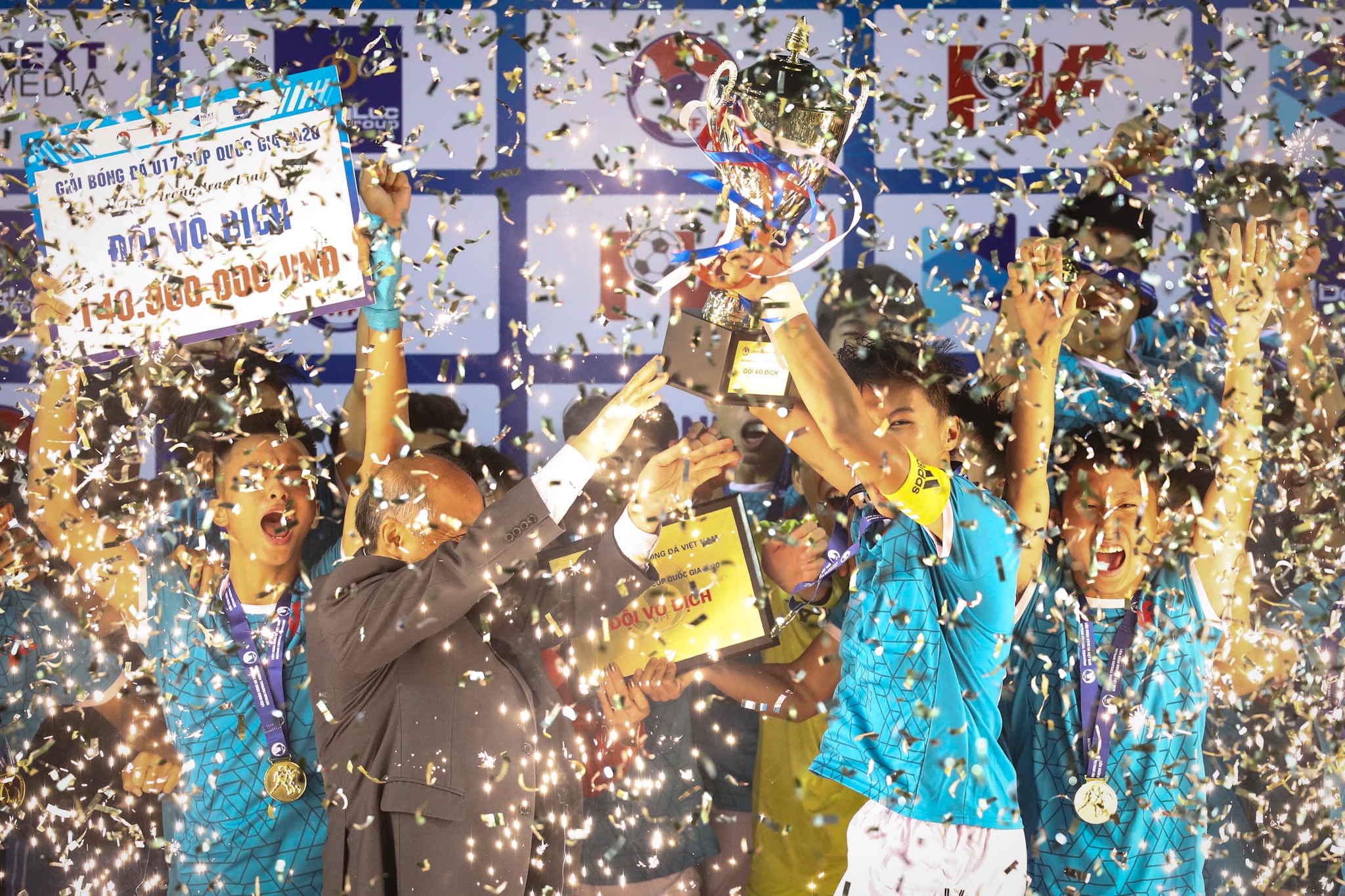 PVF U17 Cup Quoc gia anh 10