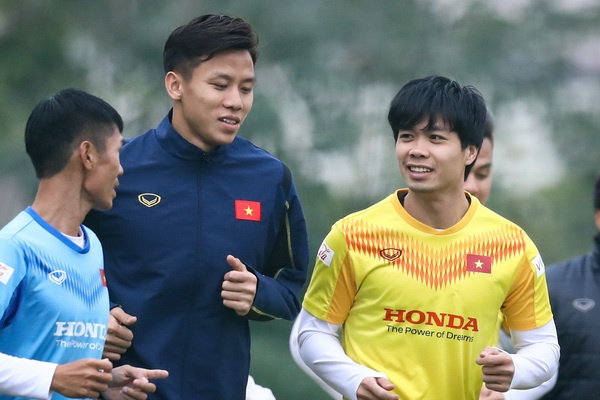 Cong Phuong rang ro ben Que Ngoc Hai o tuyen Viet Nam hinh anh