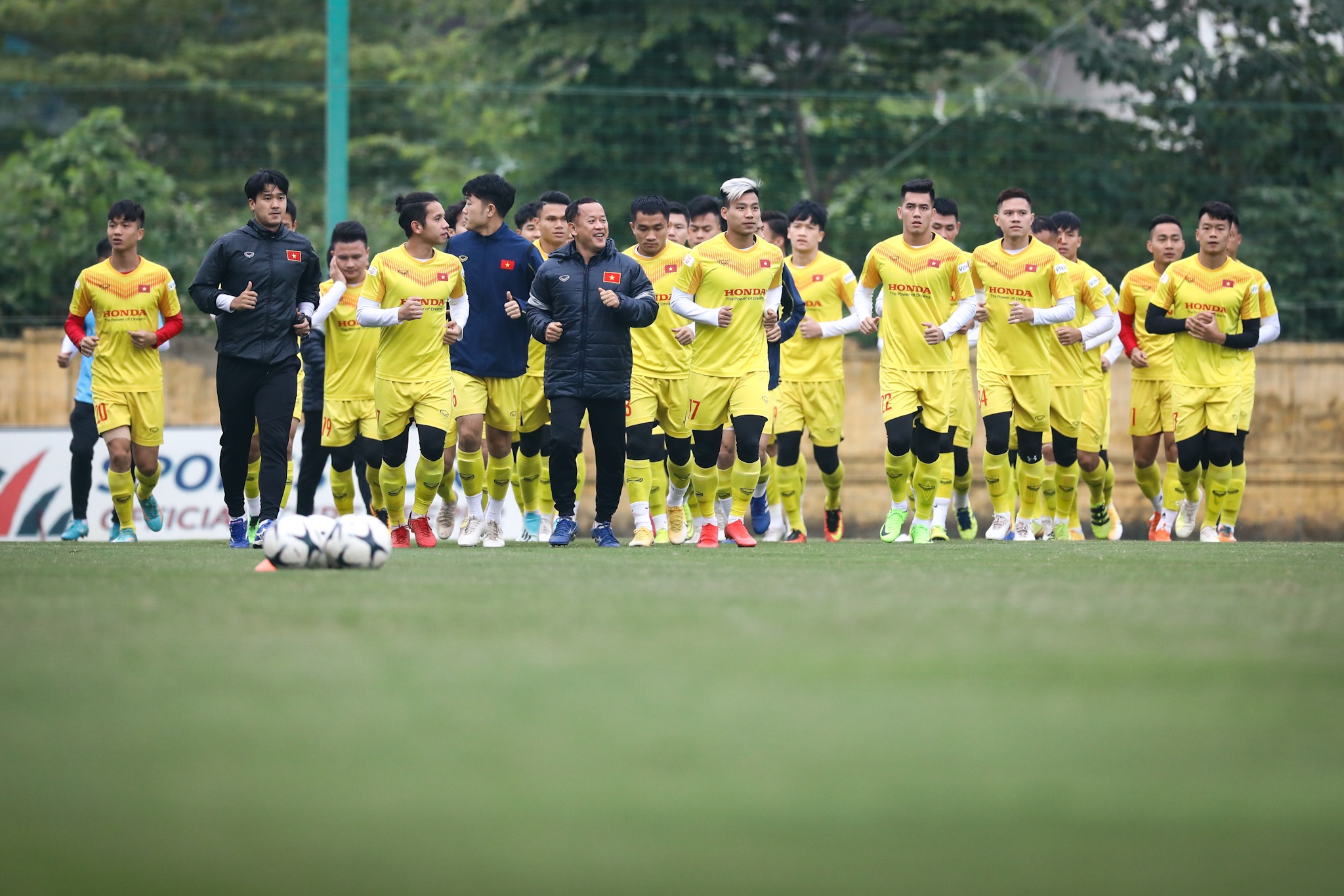 Cong Phuong Que Ngoc Hai anh 1