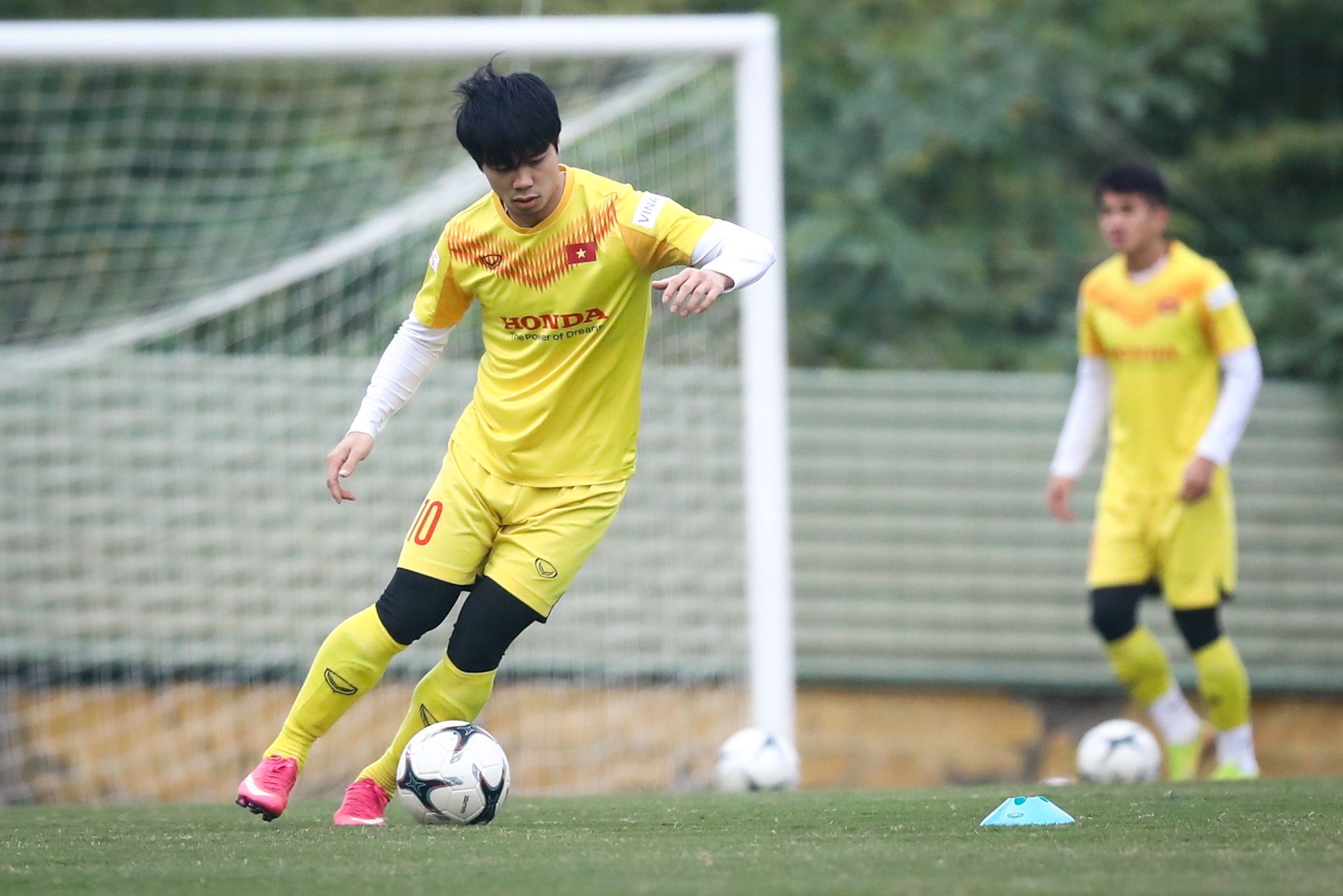 Cong Phuong Que Ngoc Hai anh 4