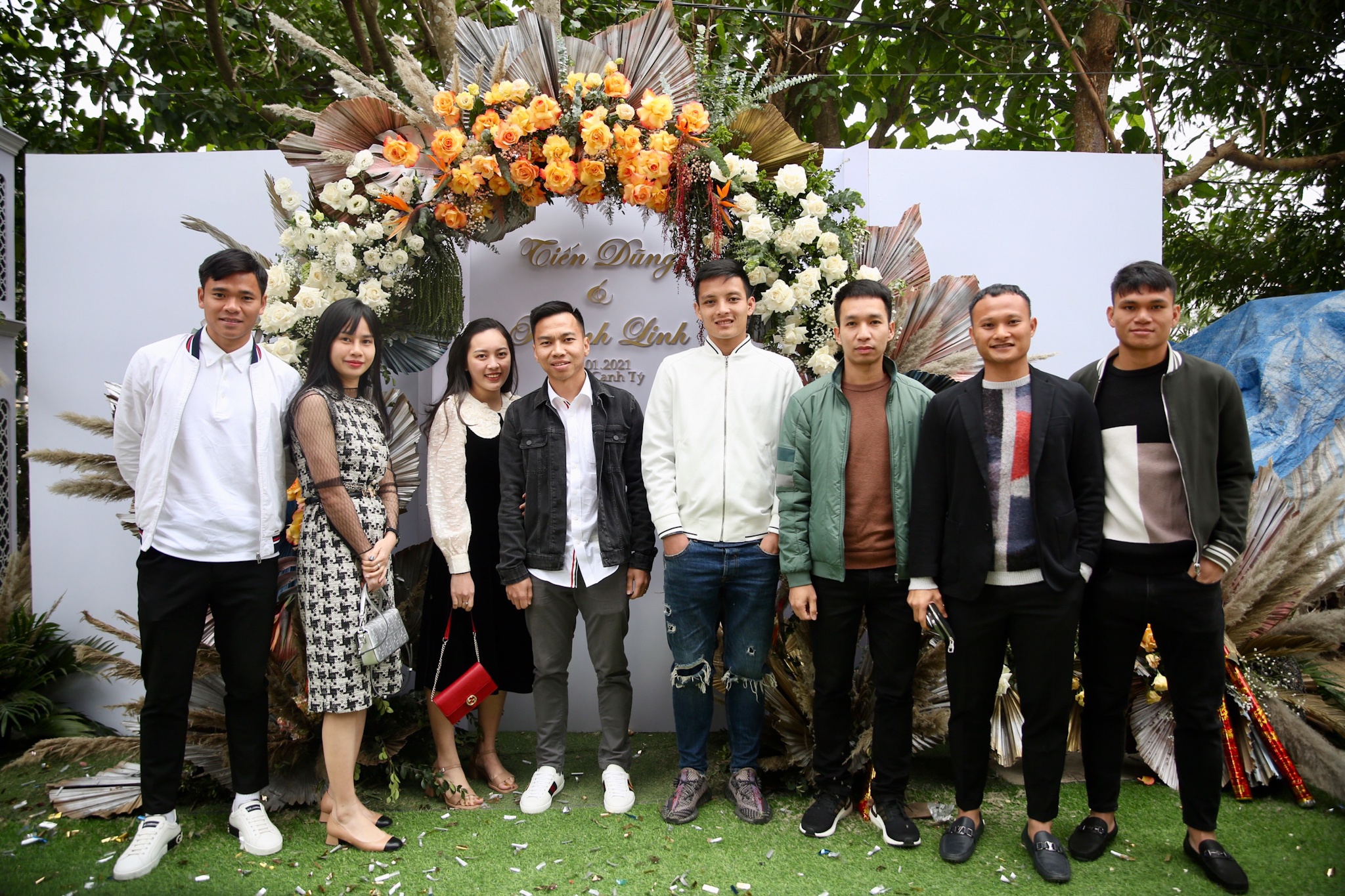 Dam cuoi Bui Tien Dung anh 2