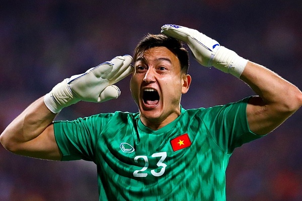 Van Lam dat thoa thuan voi Cerezo Osaka hinh anh