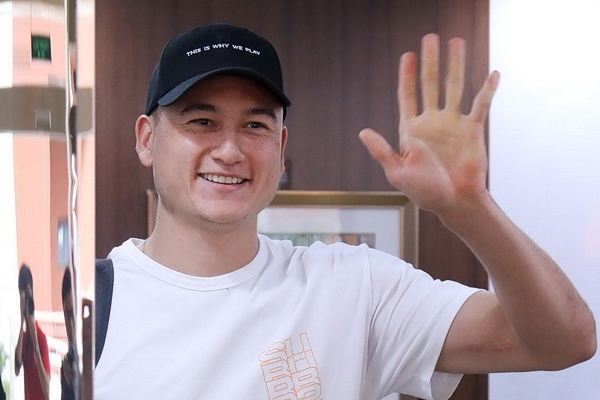 Van Lam den, 2 thu mon tre phai roi Cerezo Osaka hinh anh