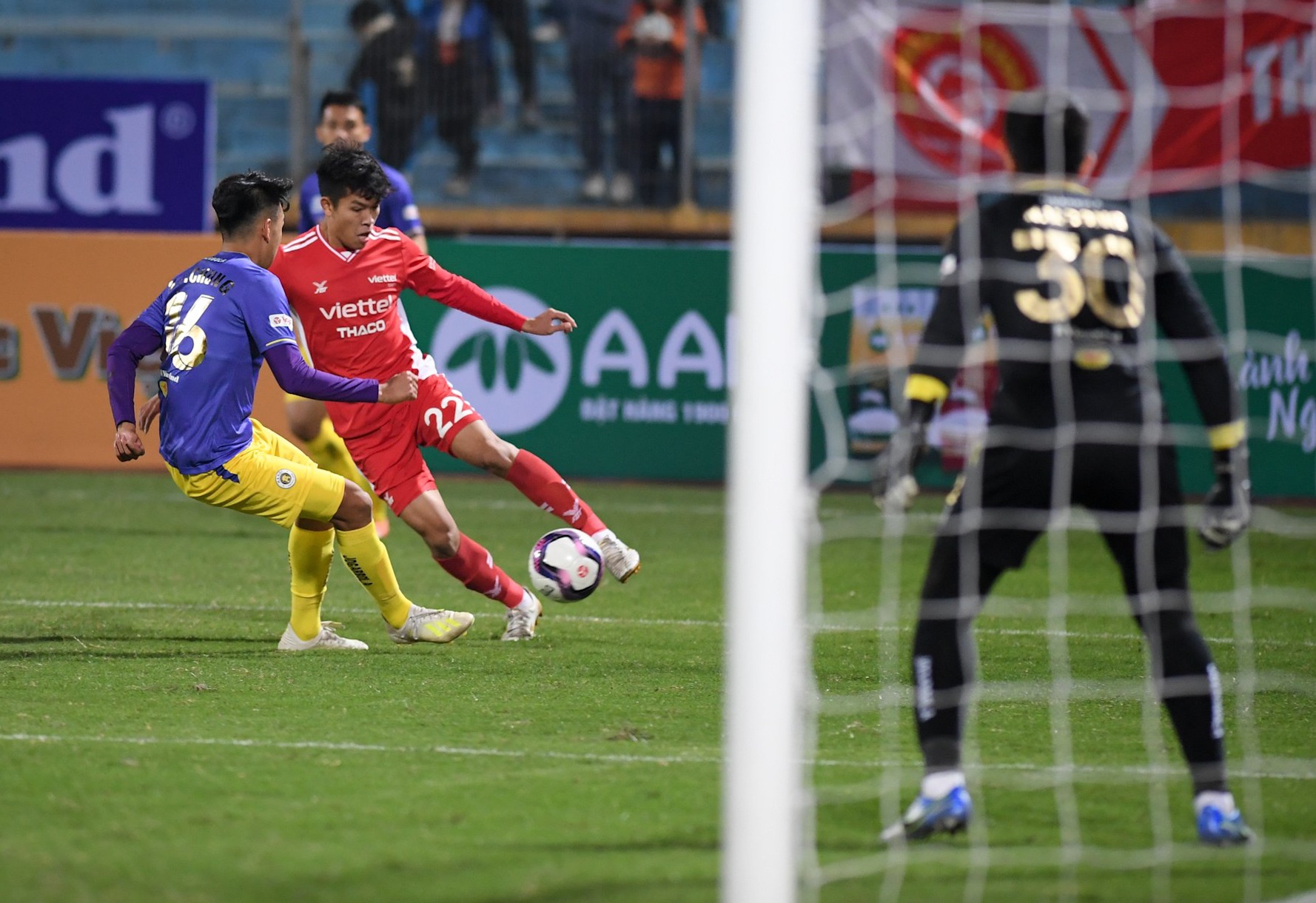 Huu Thang U22 Viet Nam anh 4