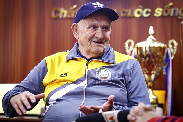 'CLB Thanh Hoa chac chan vao top 3 V.League sau mot nam' hinh anh