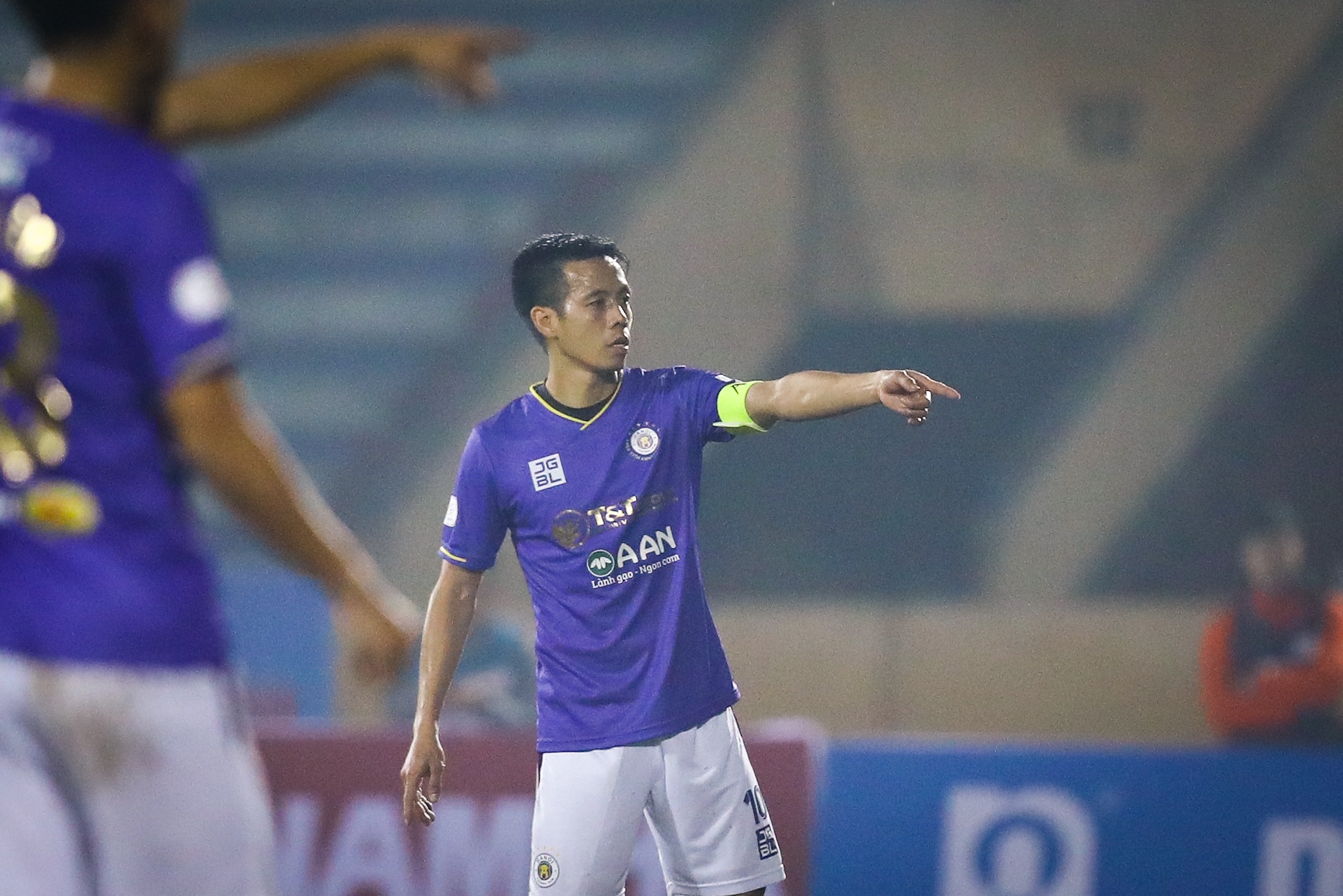 4 Qua bong vang khong cuu Ha Noi anh 3