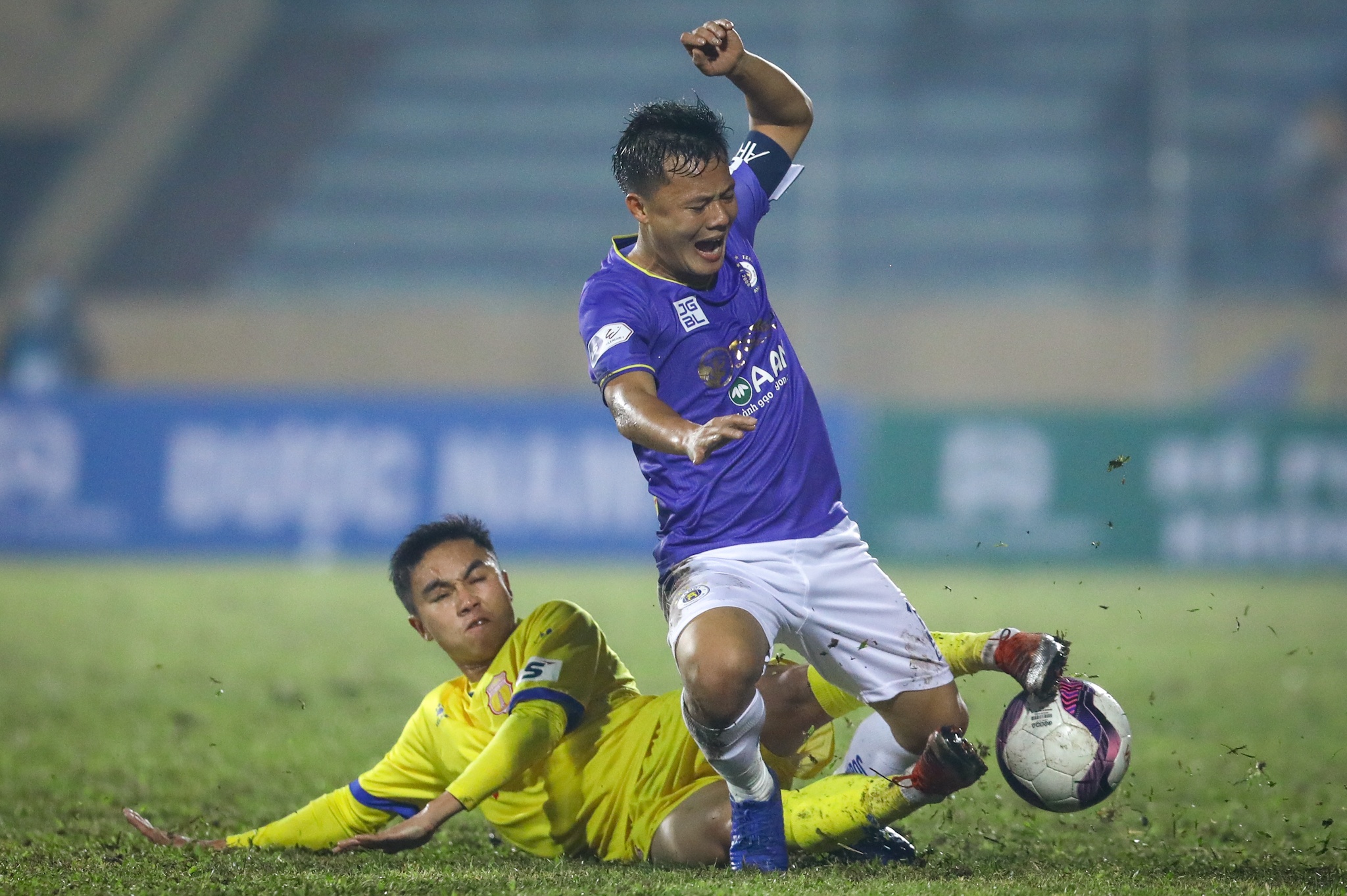 4 Qua bong vang khong cuu Ha Noi anh 5