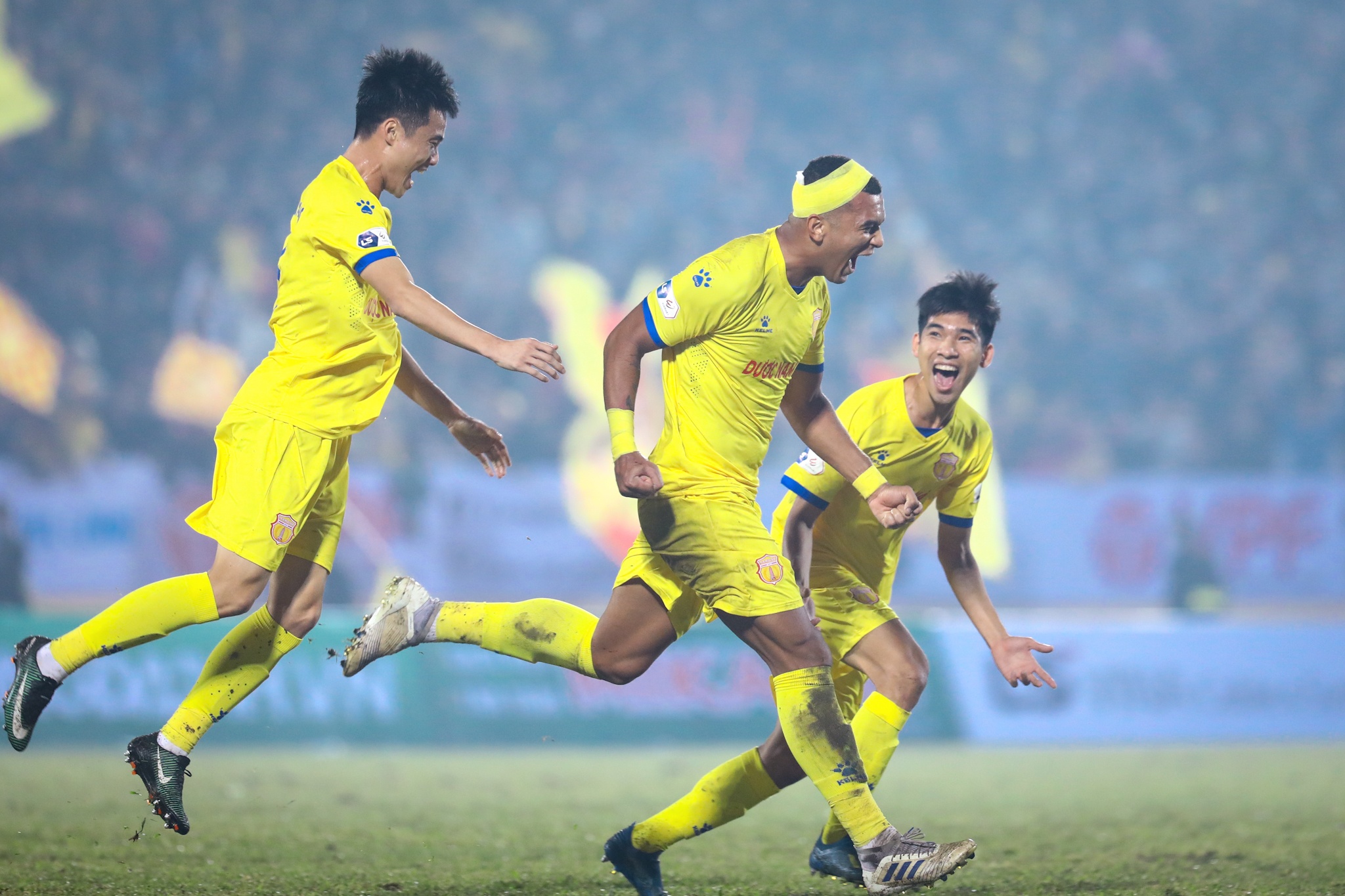 Dinh Trong ac mong tai xuat anh 3