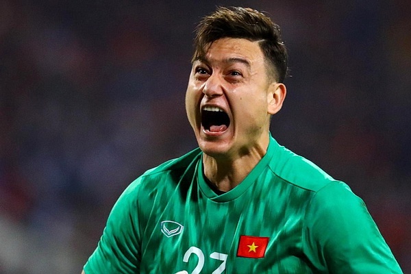 FIFA dong y cho Van Lam toi Cerezo Osaka hinh anh