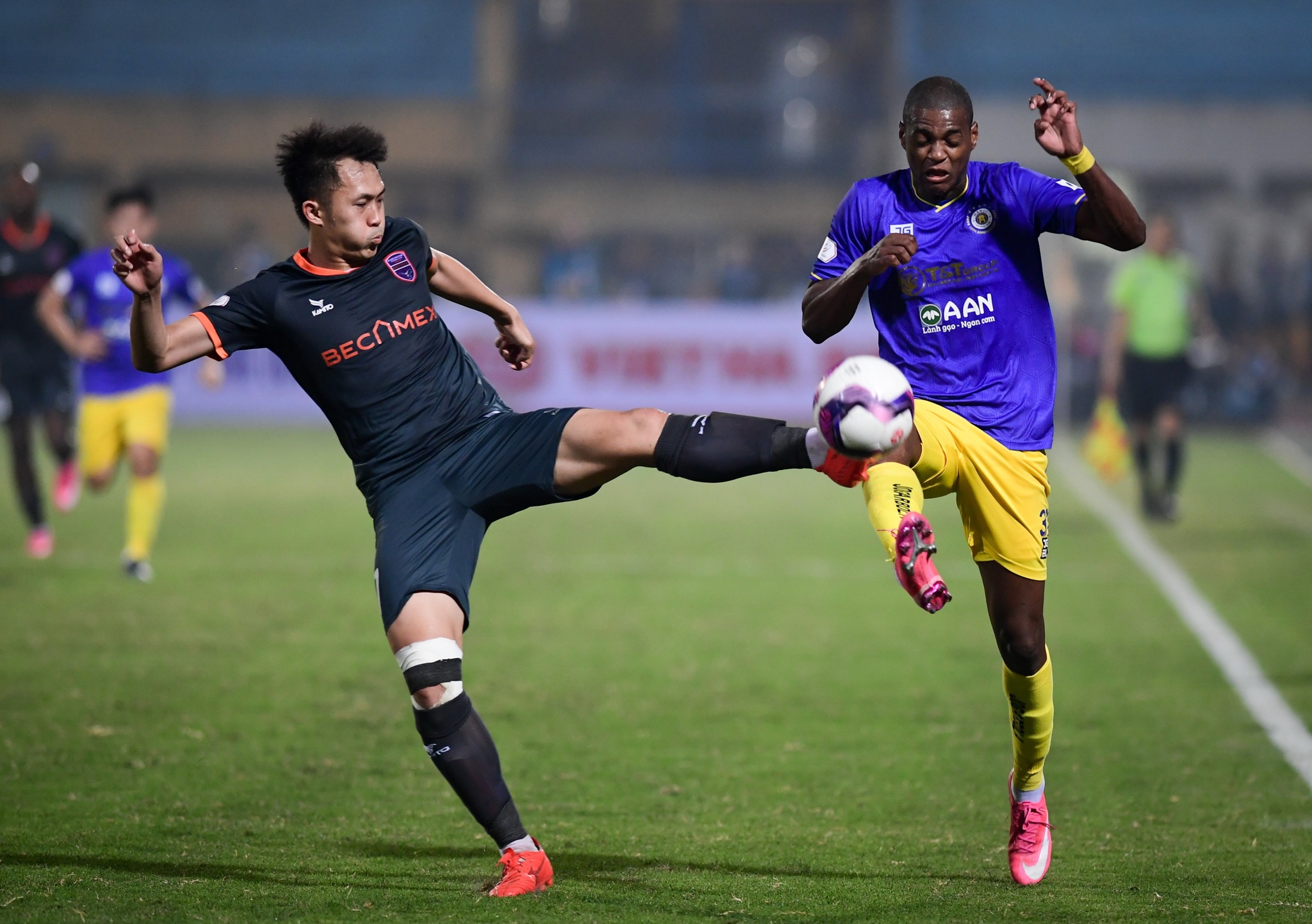 Cuu vuong V.League anh 2