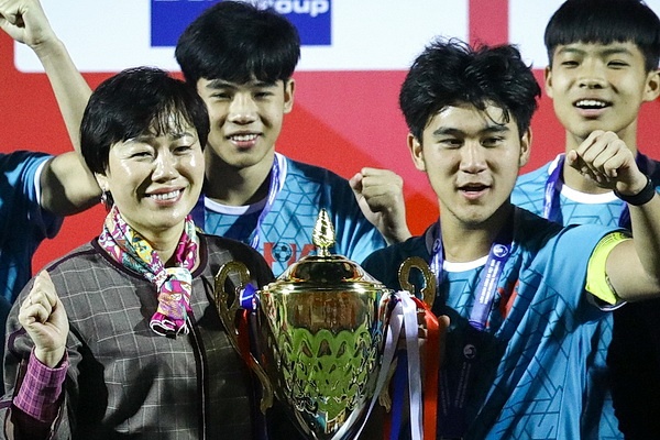 Vingroup ngung dau tu, chuyen giao PVF hinh anh