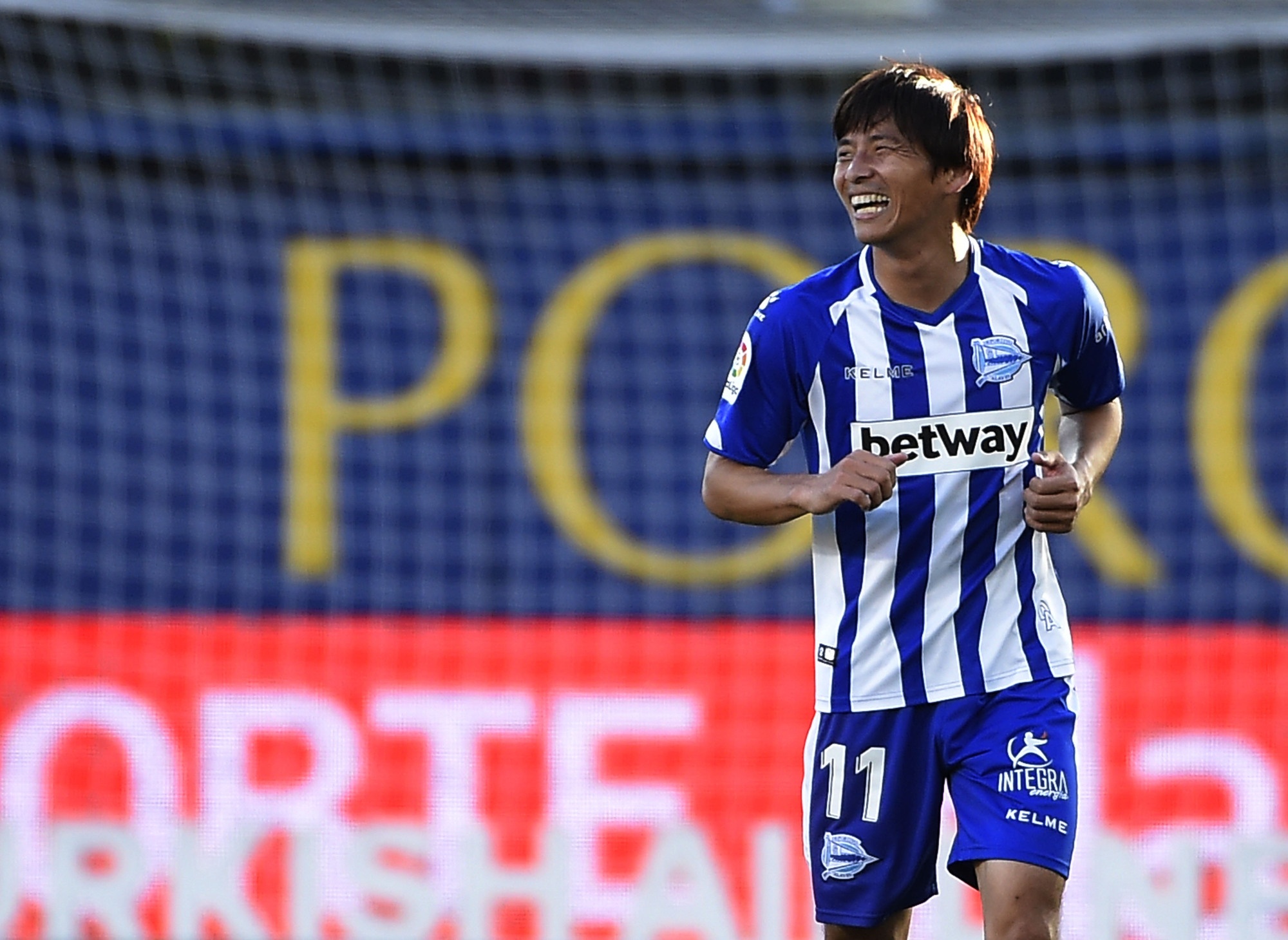 Van Lam Cerezo Osaka anh 1