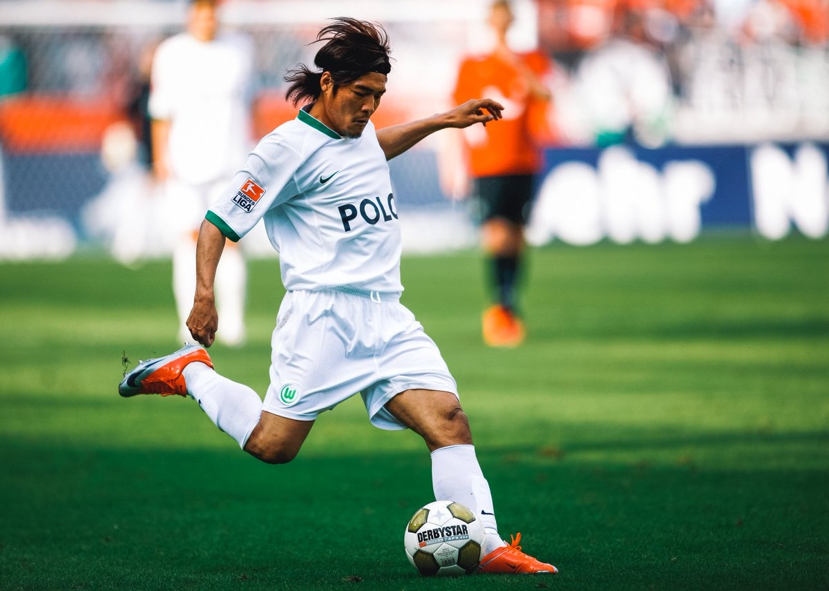 Van Lam Cerezo Osaka anh 5